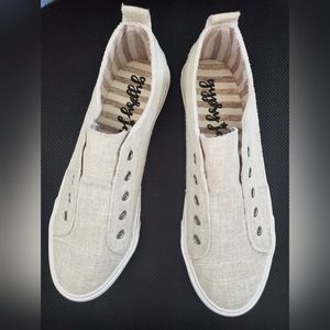 Women's size 11 slip on sparkle sneakers